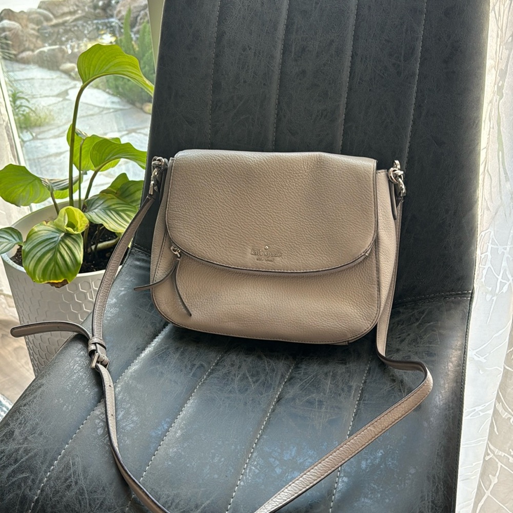Grey Kate Spade Handbag